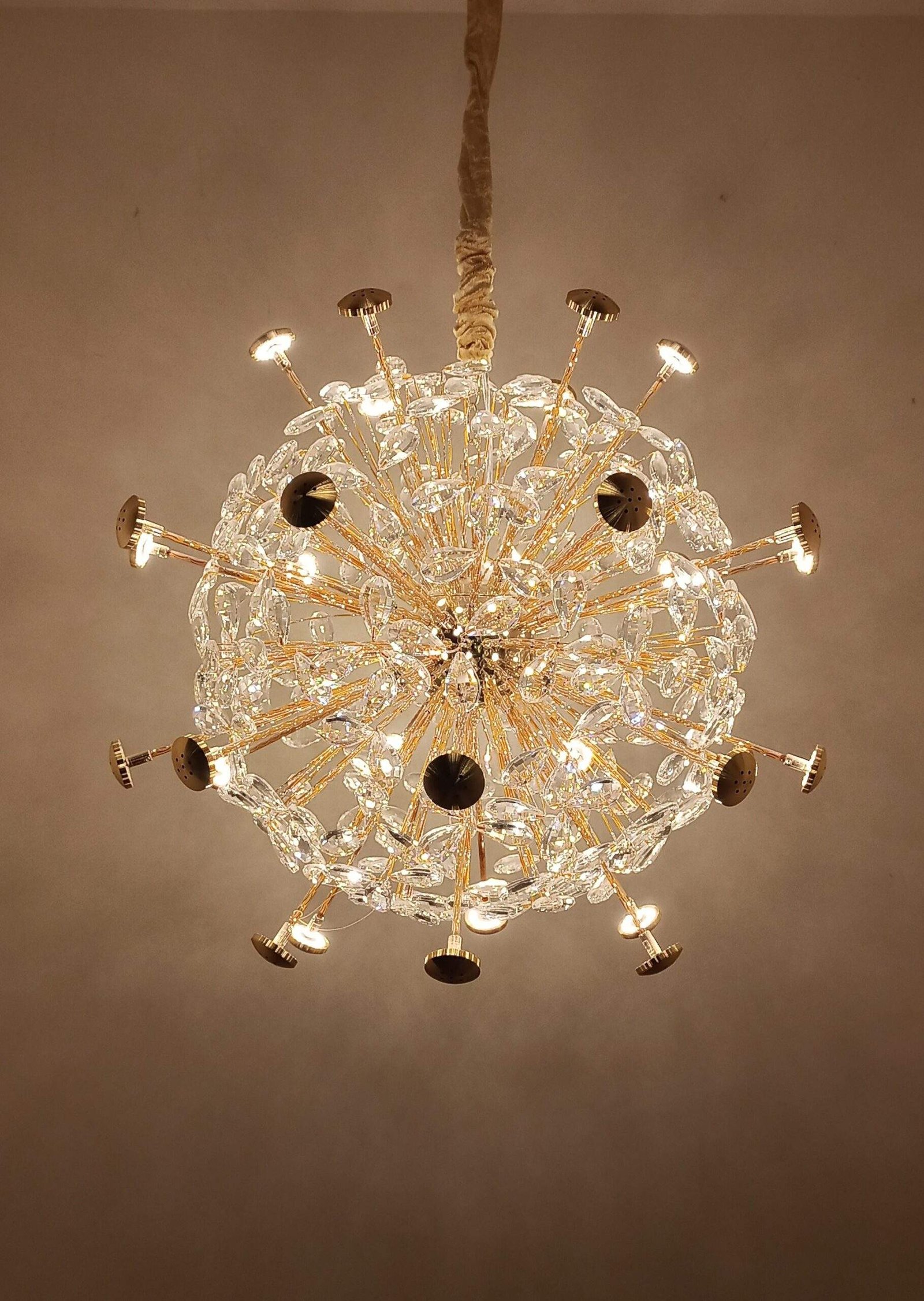 Corona Pendant Light in Pakistan – Luxury Modern Ceiling Light for Stylish Interiors