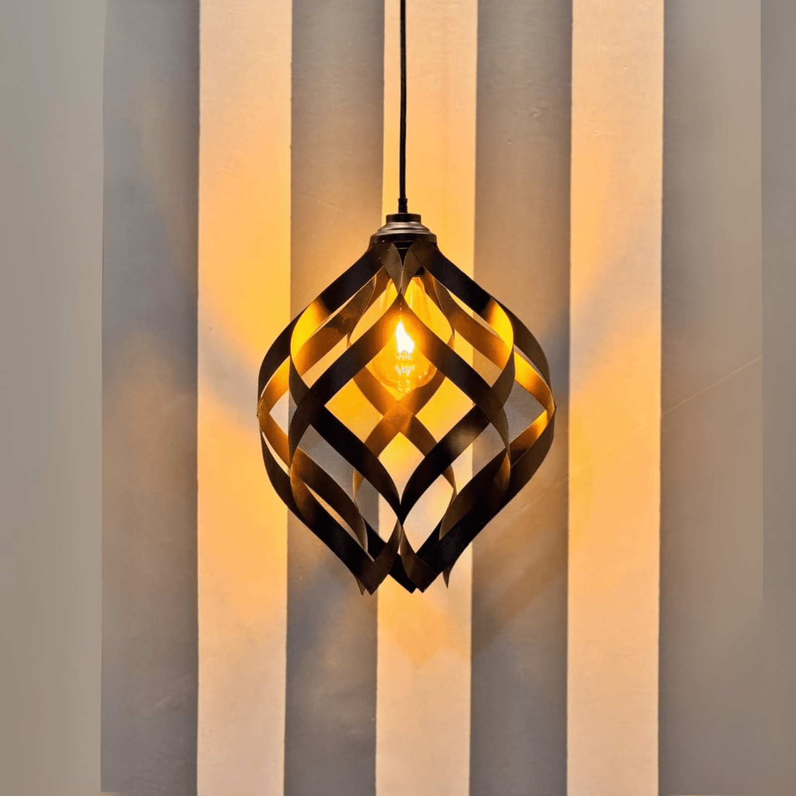 Flower Bud Shape Matte Black Hanging Pendant Light – Elegant Minimalist Ceiling Fixture